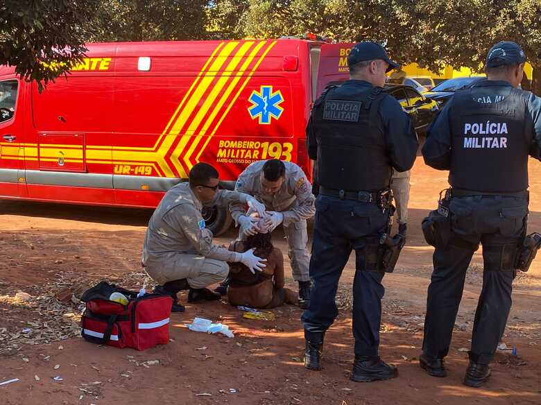 Mulher foi socorrida pelo Corpo de Bombeiros