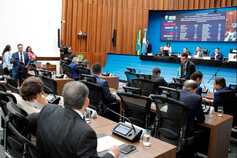 Sessão na Assembleia Legislativa