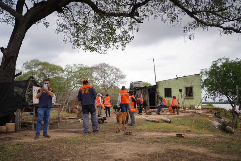 Ajuda humanitária aos ribeirinhos chega na segunda etapa