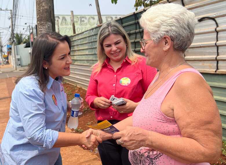 Adriane Lopes em visitas no Aero Rancho