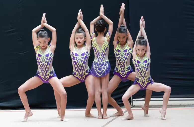 Conjunto pré-infantil da Assumagir no Torneio Regional Centro-Oeste de Ginástica Rítmica