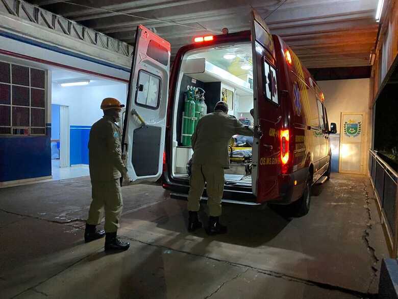 Corpo de Bombeiros levou a vítima até o hospital