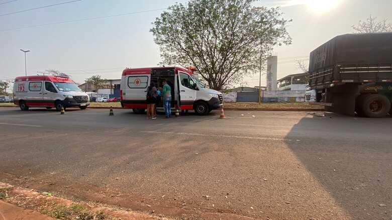 Viaturas do Samu resgataram a vítima em estado grave