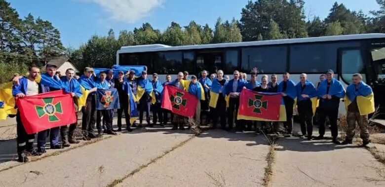 Soldados ucraniados que foram trocados