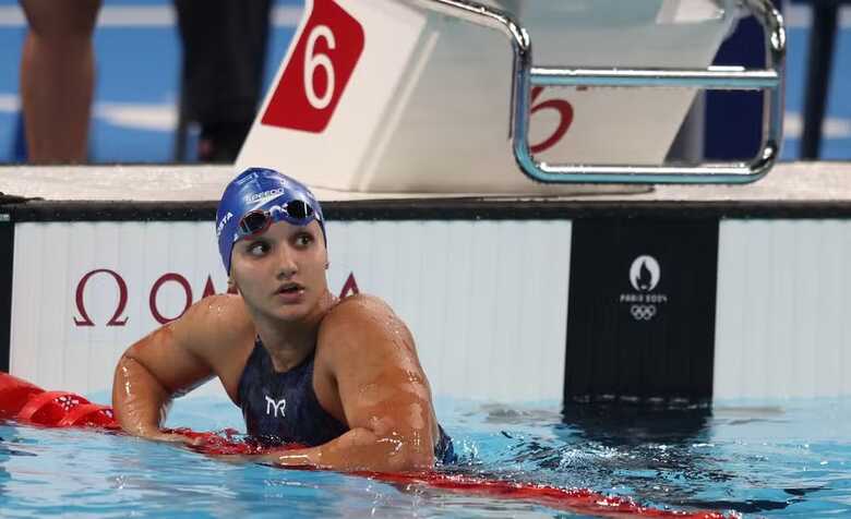 Mafê na piscina nos Jogos Olímpicos de Paris