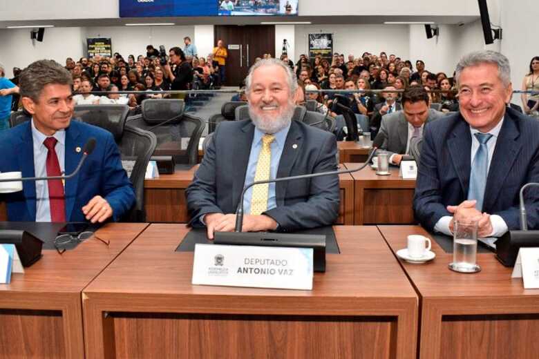 Sessão na Assembleia Legislativa