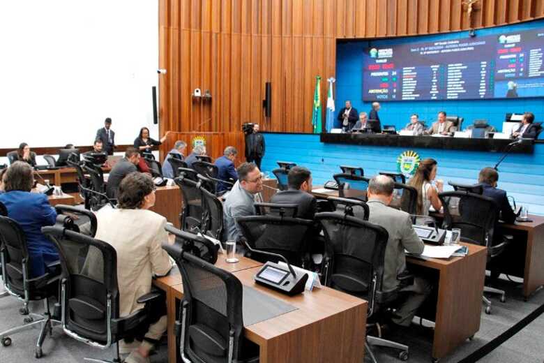 Sessão na Assembleia Legislativa