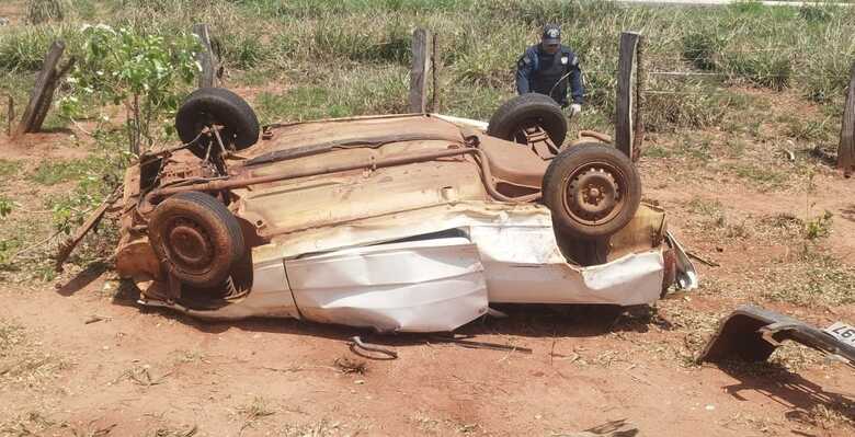 Três pessoas estavam no carro quando o acidente aconteceu