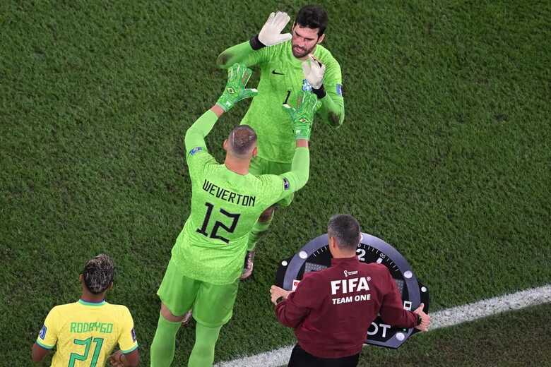 Weverton é convocado para o lugar de Alisson