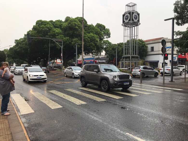 Chuva na Av. Afonso Pena