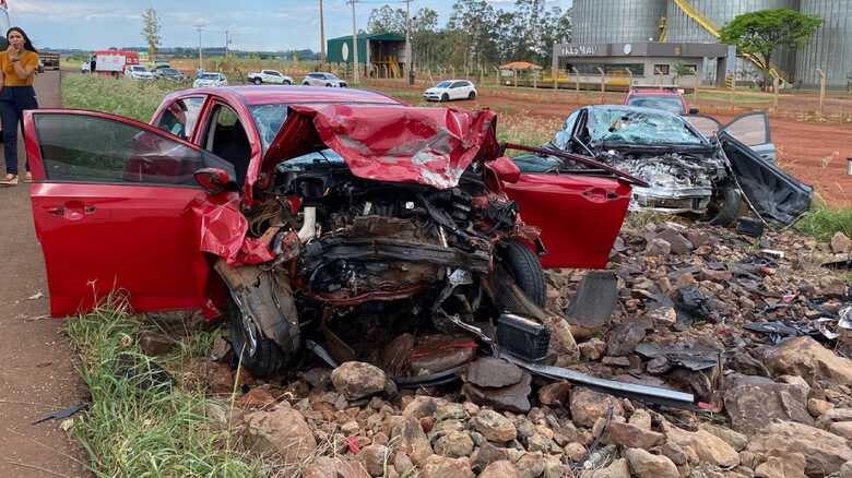 Carros envolvidos no acidente