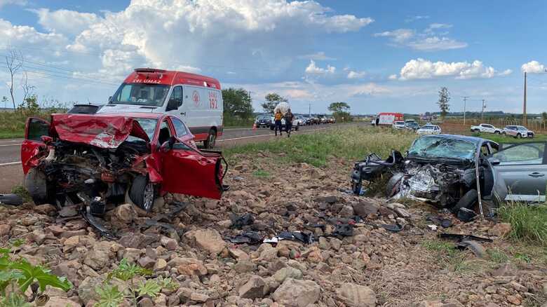 Carros envolvidos no acidente