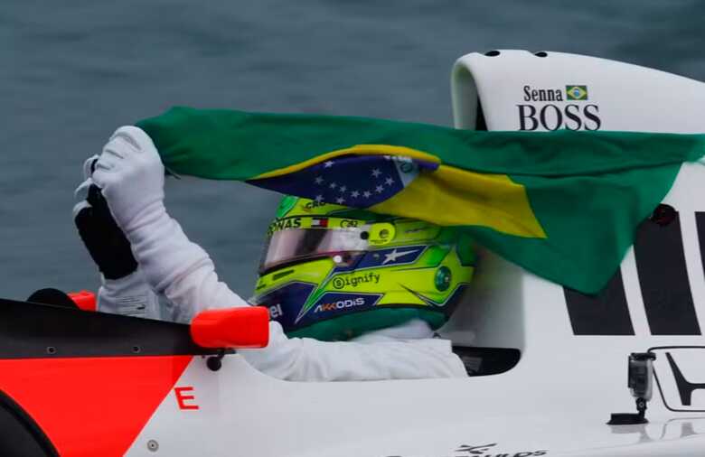 Lewis Hamilton pilota carro histórico de Senna no GP de São Paulo 2024