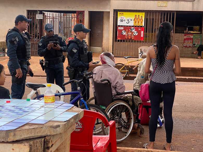 Vítima foi socorrida com dois cortes na cabeça