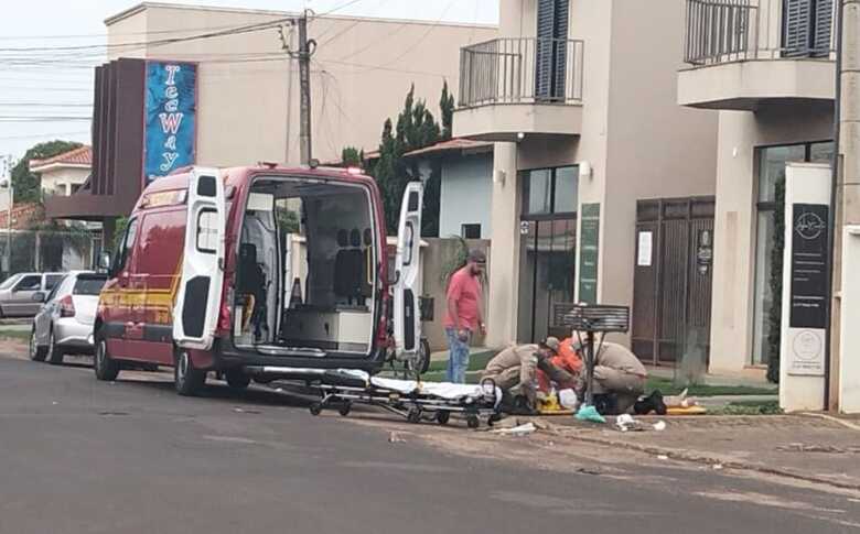 A vítima foi socorrida pelo Corpo de Bombeiros