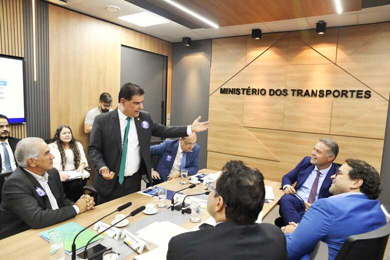 Nelsinho Trad liderou um encontro com o ministro dos Transportes e autoridades sul-mato-grossenses