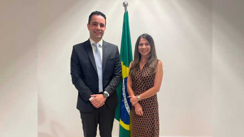 Juiz André Luis Nacer de Souza, novo presidente da AMATRA - 24, e a vice-presidente juíza Daniela Rocha Rodrigues Peruca