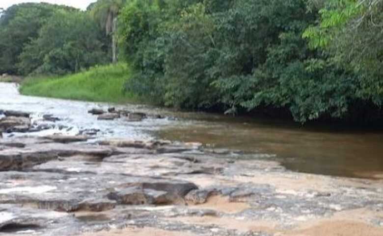 Trecho do rio onde a vítima se afogou