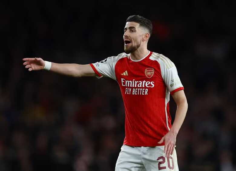 Volante Jorginho em ação pelo Arsenal 