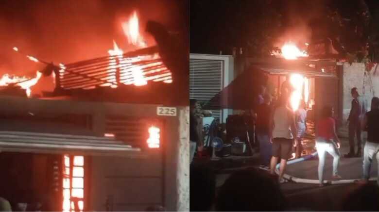 Casa da frente foi destruída pelas chamas