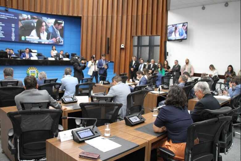 Sessão na Assembleia Legislativa