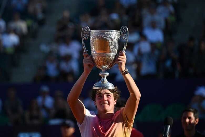 Fonseca é o brasileiro mais jovem a faturar um troféu da ATP