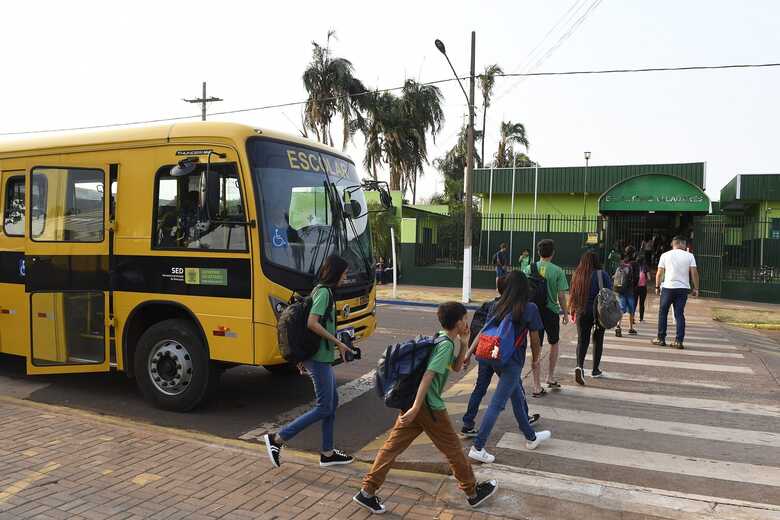 Aulas voltam nas escolas estaduais