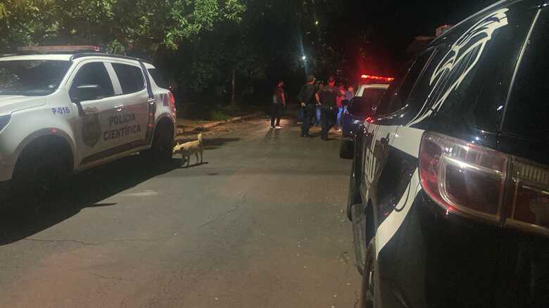 A vítima foi baleada durante a noite de hoje 