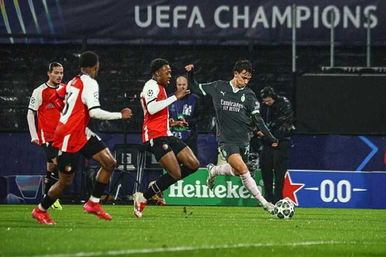 Milan tenta a classificação para a próxima fase