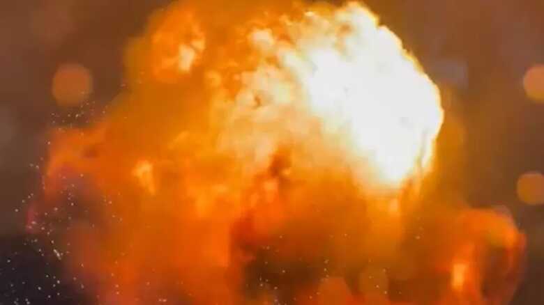 Queda de avião causou explosão na Filadélfia, Estados Unidos