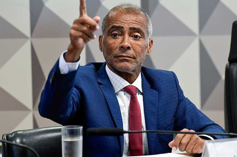 Relator da comissão, senador Romário (PL-RJ) - 