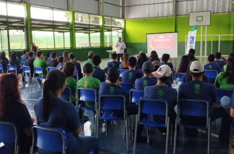 Palestra na escola estadual de MS