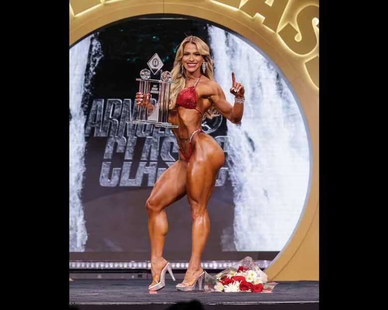 Eduarda Bezerra é campeã no Arnold Classic Ohio 2025 