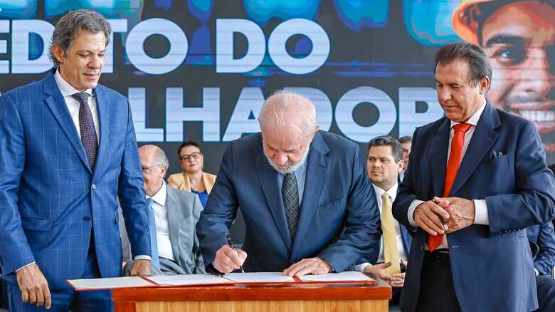 Presidente Lula assina Medida Provisória do 'Crédito do Trabalhador'