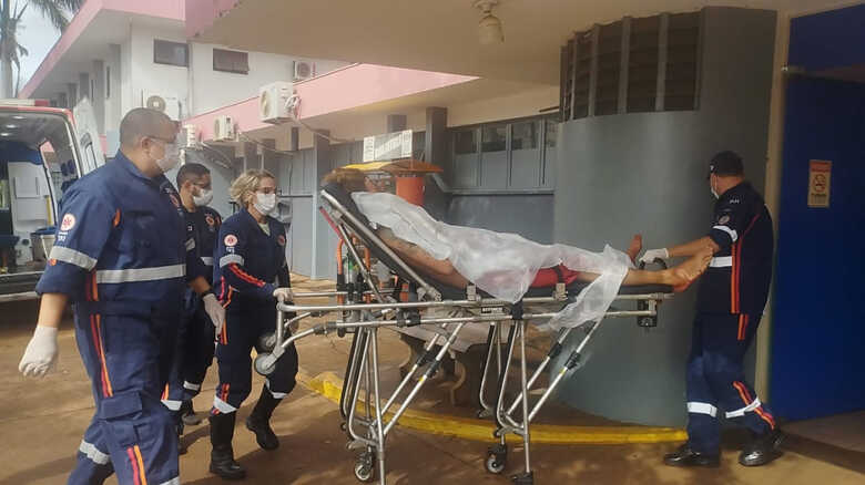 A vítima está internada em estado grave