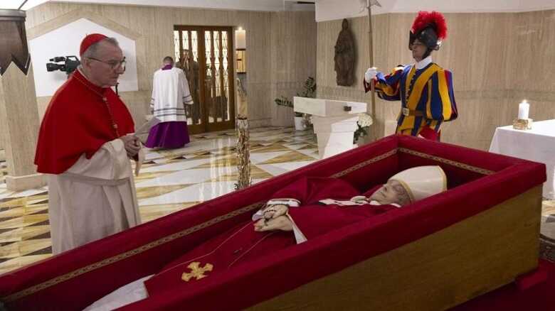 Corpo do Papa Francisco será transladado da Capela da Casa Santa Marta até a Basílica de São Pedro