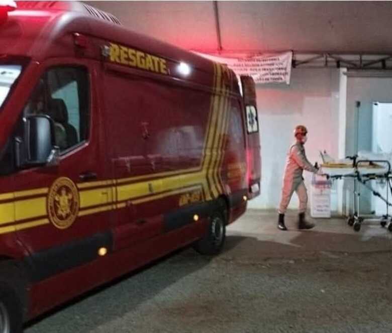 A vítima foi socorrida e encaminhada para o hospital da cidade