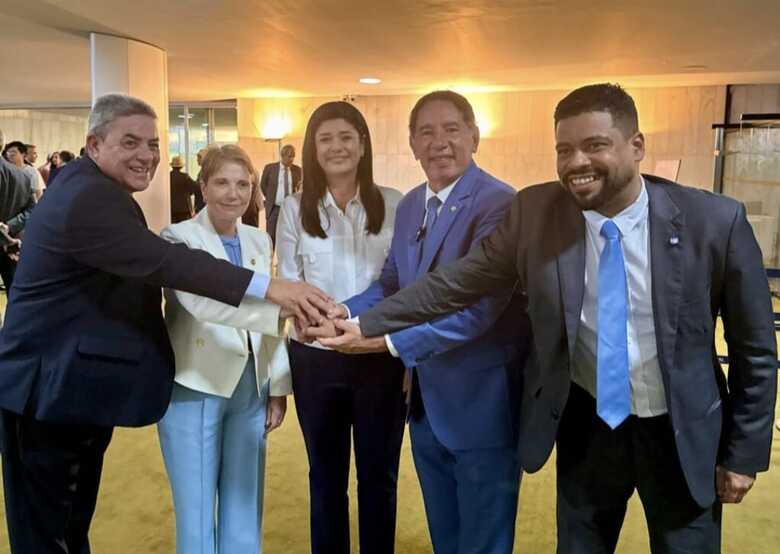 Marco Santullo, Tereza Cristina, Rose Modesto, Gerson Claro e Riverton