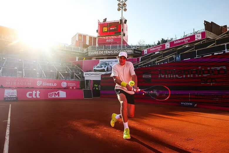 João Fonseca treina antes da estreia no Challenger de Estoril 