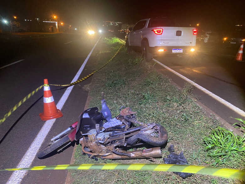 Motocicleta ficou destruída