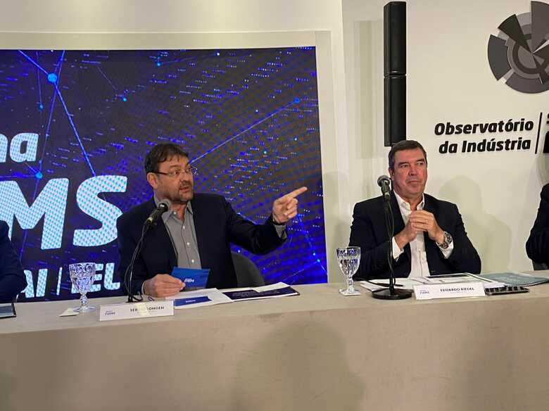 Presidente da Fiems, Sérgio Longen, e o governador Eduardo Riedel