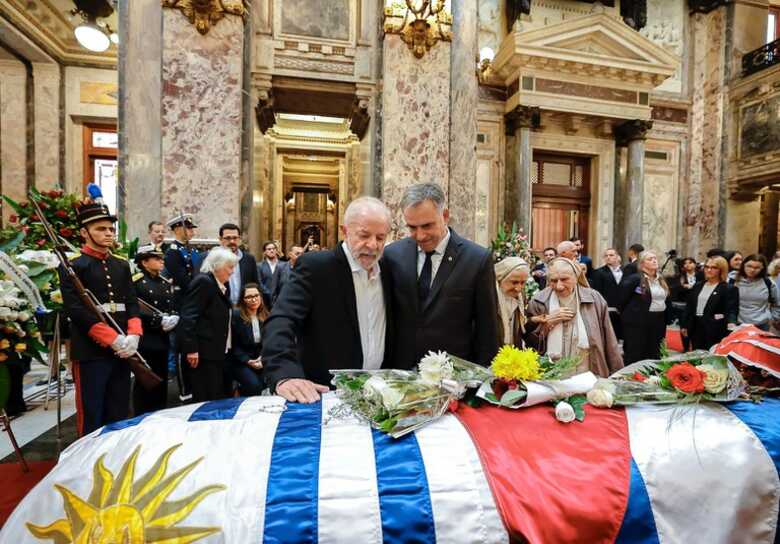 Presidente Lula durante o velório de Pepe Mujica