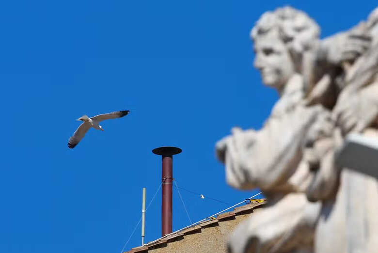 Chaminé da Capela Sistina, que revelará se novo papa foi escolhido ou não