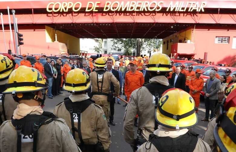 Entrega de veículos para as forças de Segurança