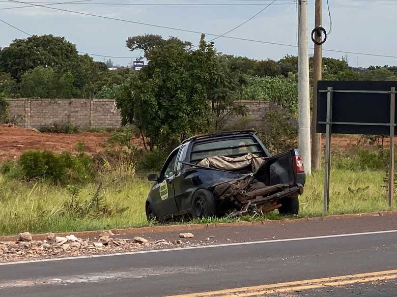 Acidente envolveu três veículos