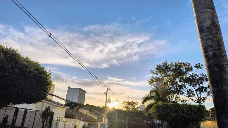 Mesmo com sol aparecendo, clima é de frio em Campo Grande