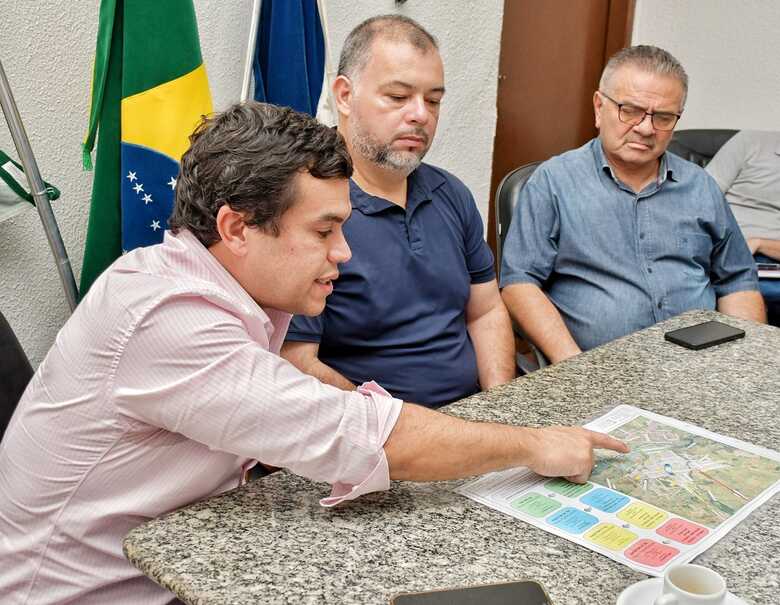 Beto Pereira apresenta projeto de interligação do anel rodoviário