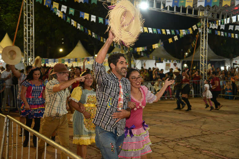 A expectativa é que cerca de 30 mil pessoas participem do arraial