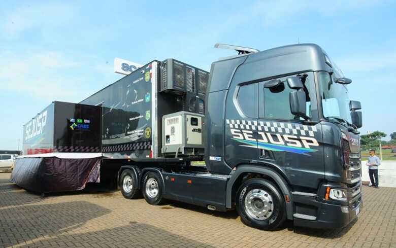 A unidade m&oacute;vel foi adquirida por&nbsp;conv&ecirc;nio entre a&nbsp;Sejusp&nbsp;e a UFMS, com recursos do Fundo Nacional de Seguran&ccedil;a P&uacute;blica&nbsp;