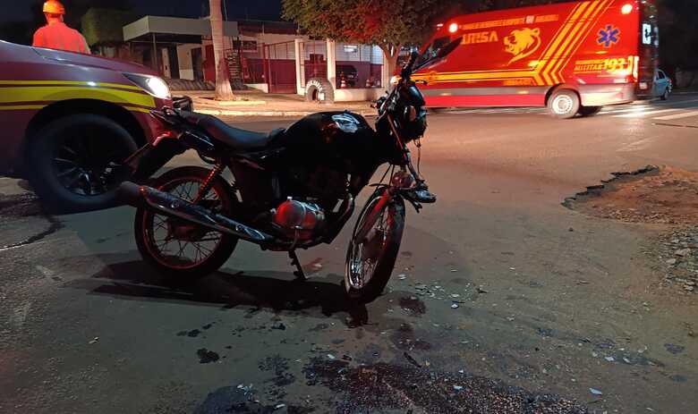 Motocicleta ficou destruída